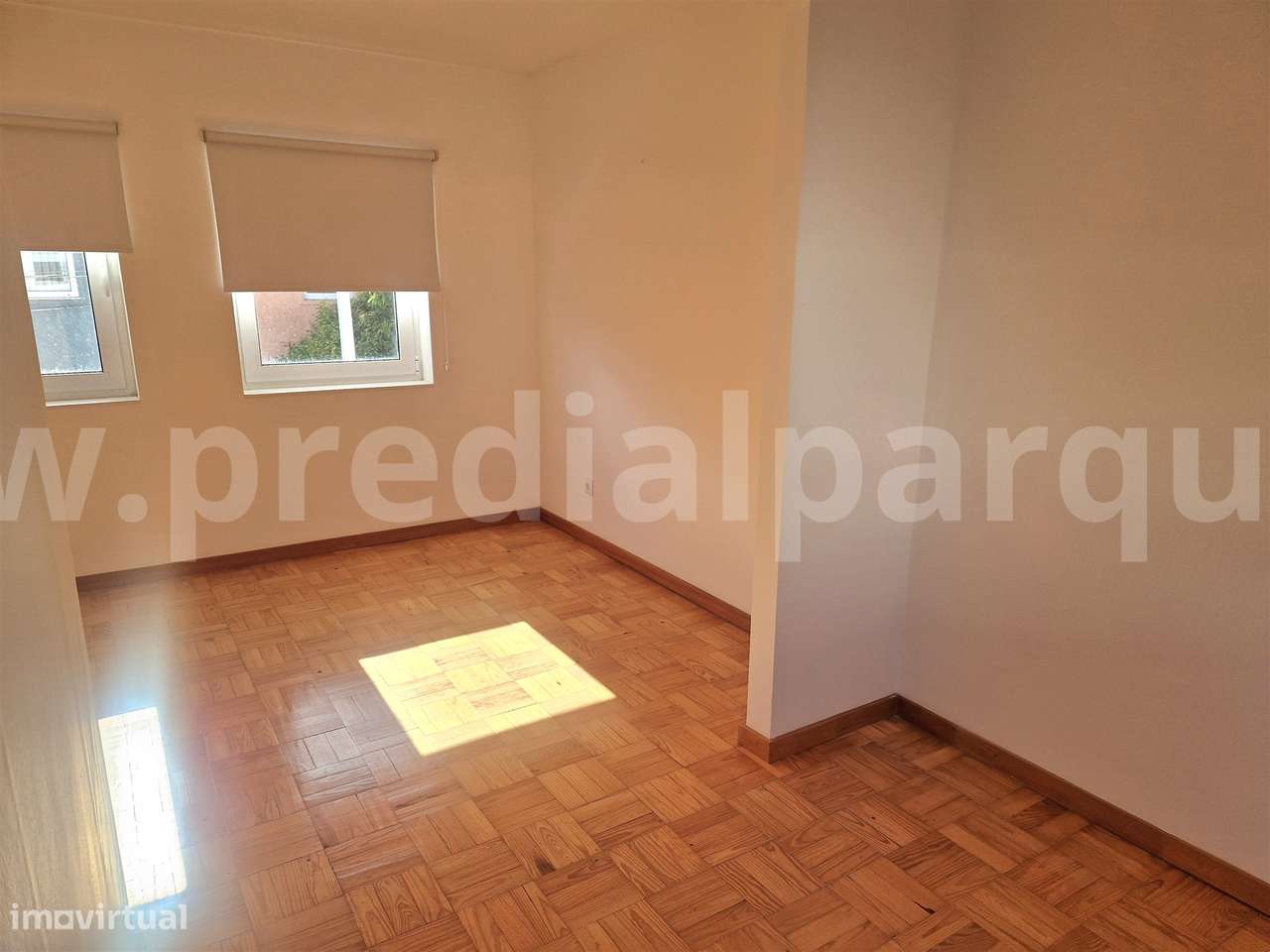 Moradia T3+1 para venda no Bairro António Aroso-19