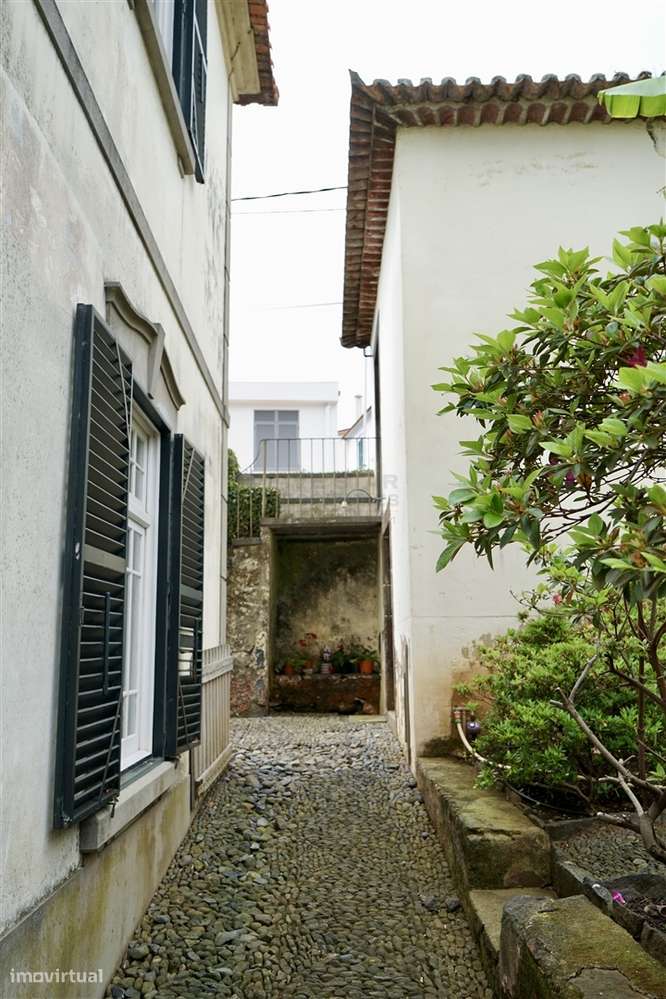 Fantástica moradia num lote de 1360m2-36