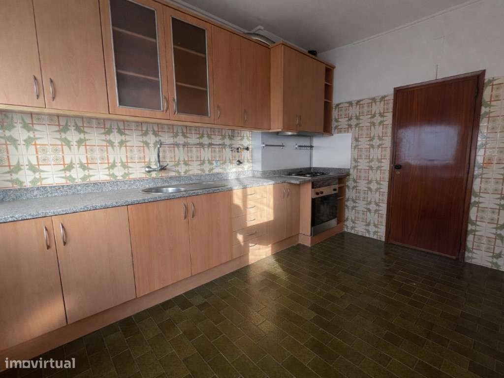 Apartamento T3 com Marquises-1