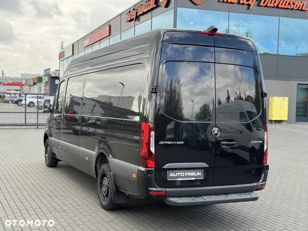 Mercedes-Benz Sprinter - 4