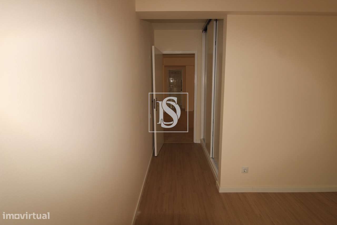Apartamento T2 na Tapada das Mercês-10