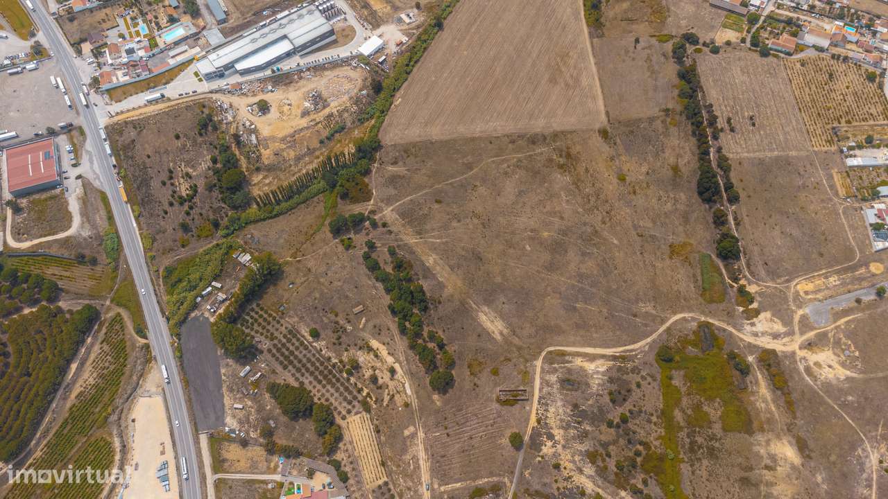 Terreno Rústico com Poço e Ribeira em Aveiras - Grande imagem: 3/4