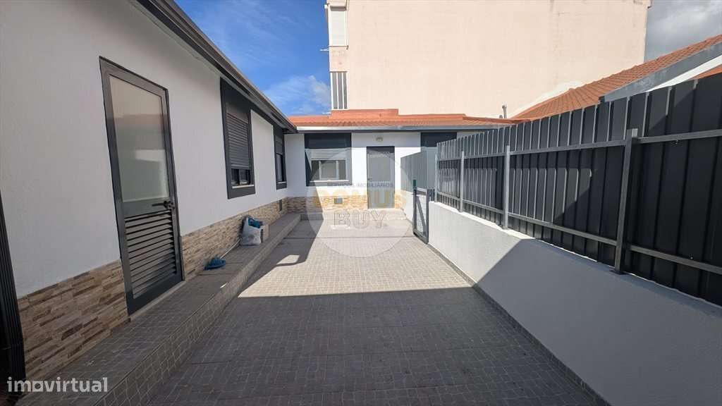 Moradia Térrea T2 + Anexo e Quintal - Baixa da Banheira-16