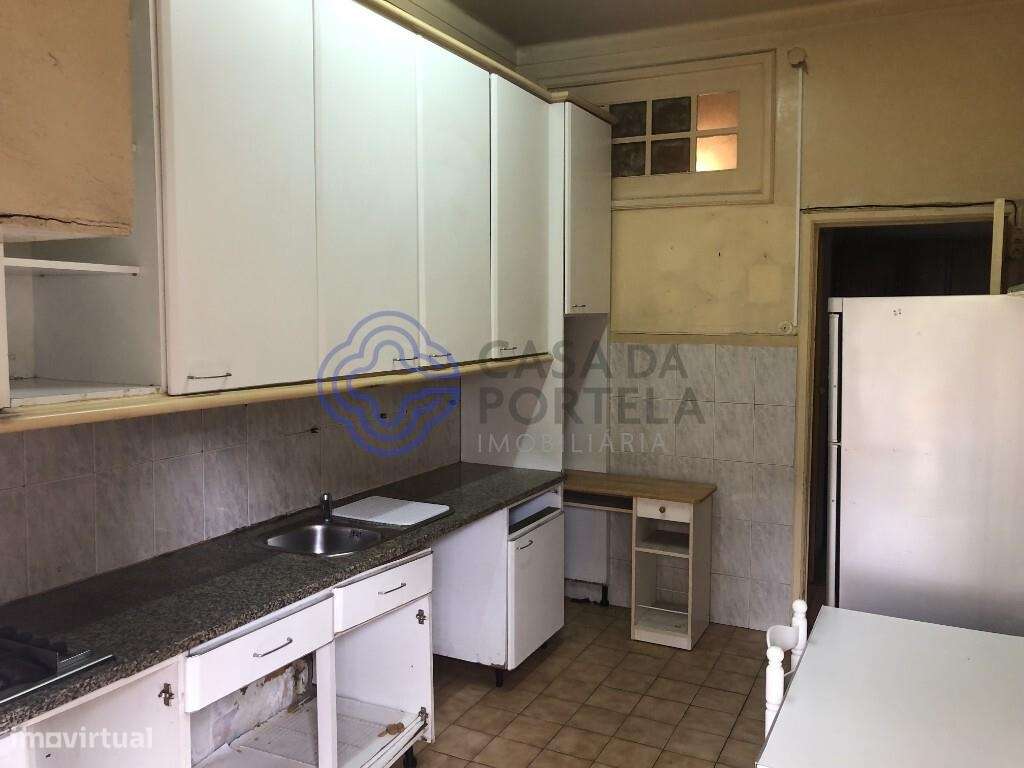 Moradia T4 para renovação em Cedofeita, Porto. - Grande imagem: 4/22