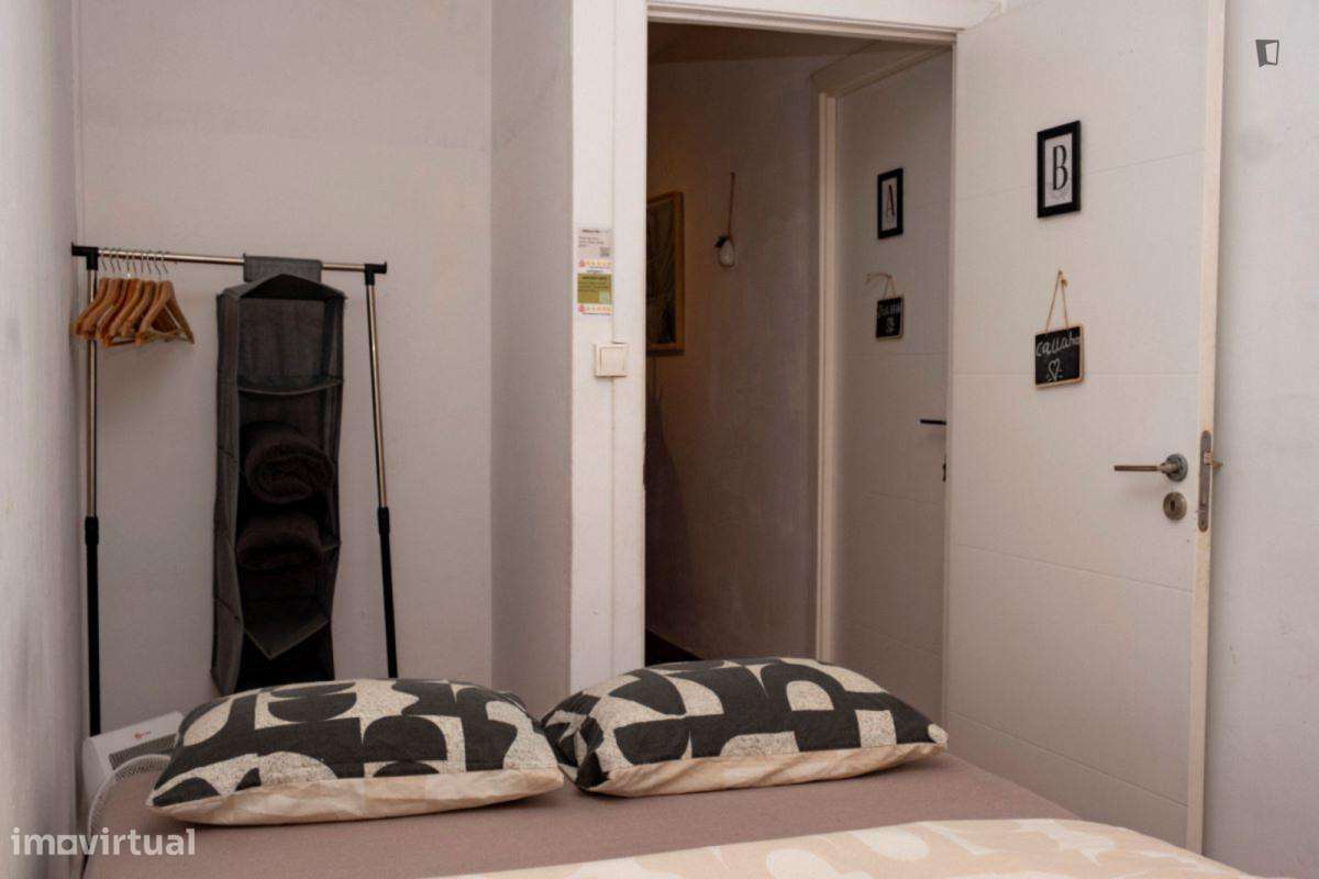 Quarto - localizado em Lapa Lisbon - Grande imagem: 4/10