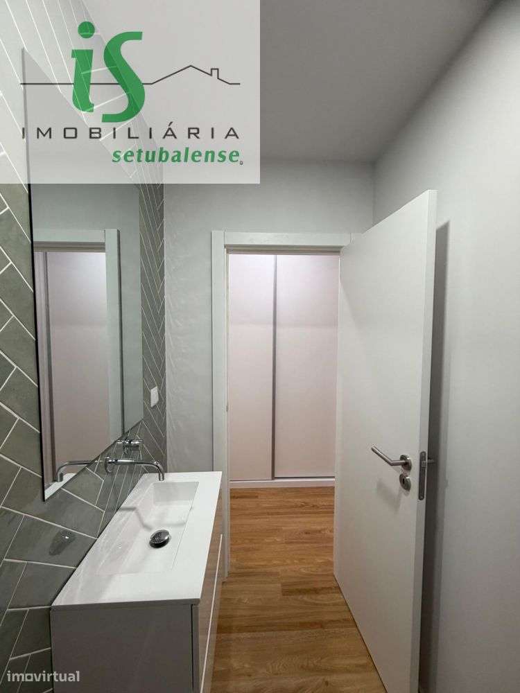 MORADIA PARA VENDA NO BAIRRO DA CONCEIÇÃO EM SETÚBAL-35