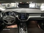 Volvo XC 60 B4 MHEV AWD Momentum - 17