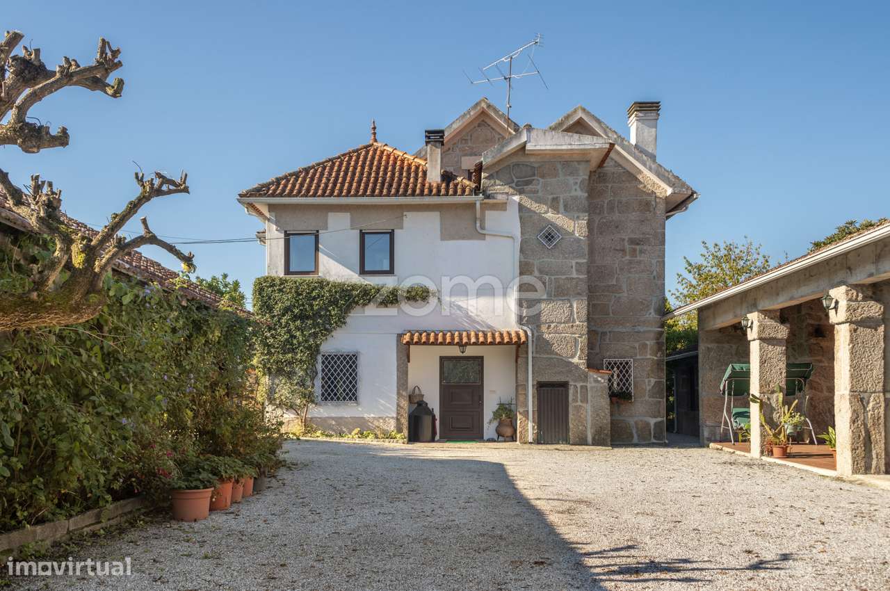 Moradia T6 com 5.000 m² de terreno - Silgueiros - Viseu - Grande imagem: 2/53