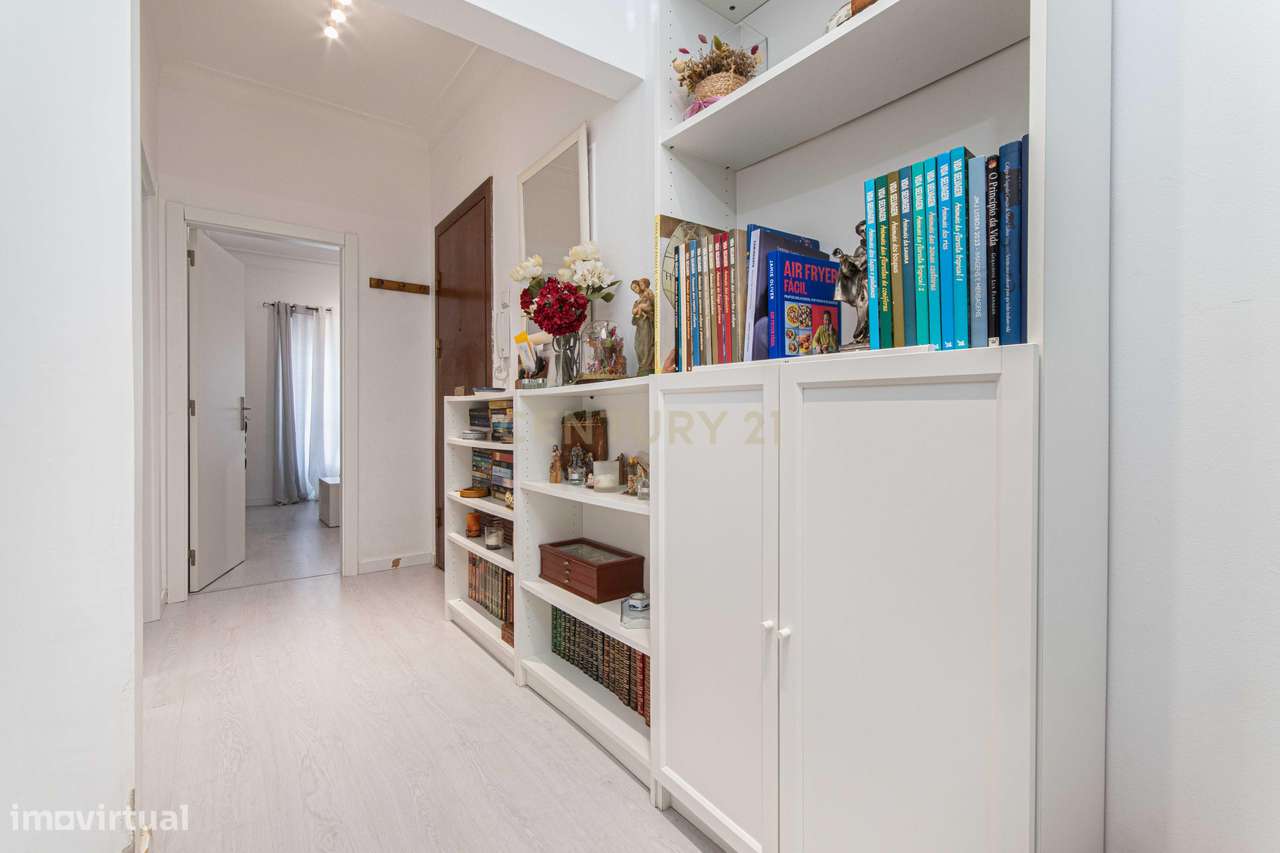 Apartamento T2 em São Domingos de Benfica-2