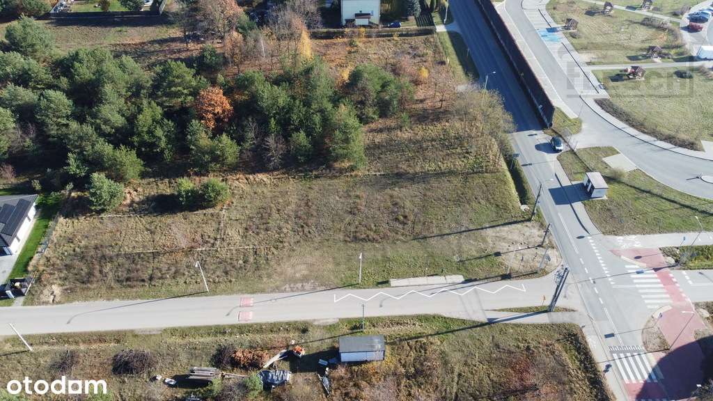 Atrakcyjna działka z zezwoleniem na budowę-3