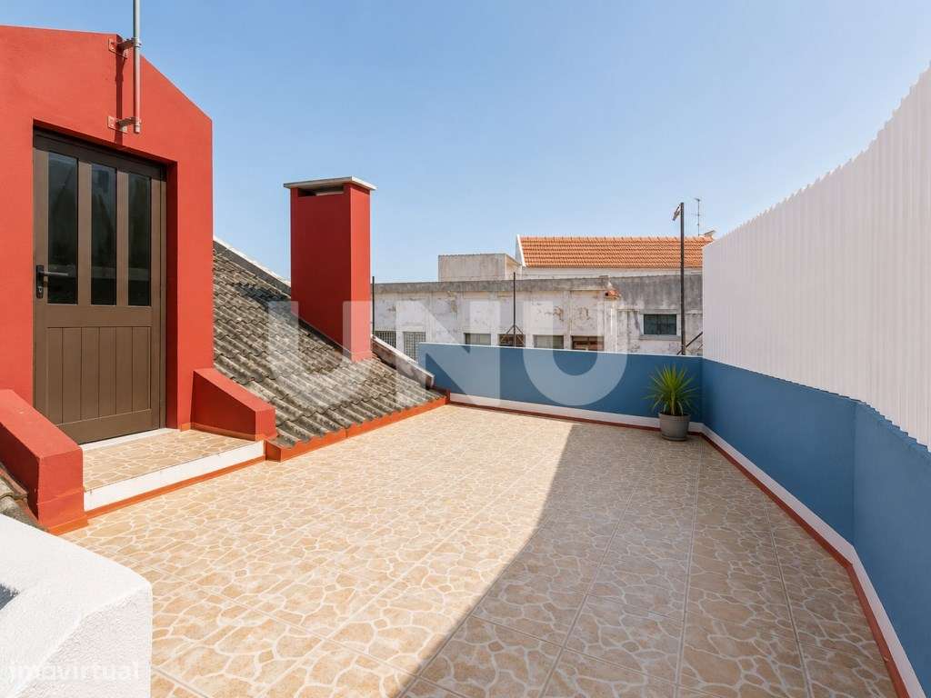 Moradia Bifamiliar T4 + T1 com garagem nas Paredes, em Alenquer!-34