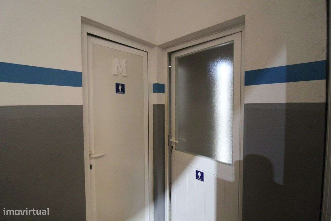 Excelente Armazém em Esmoriz-12