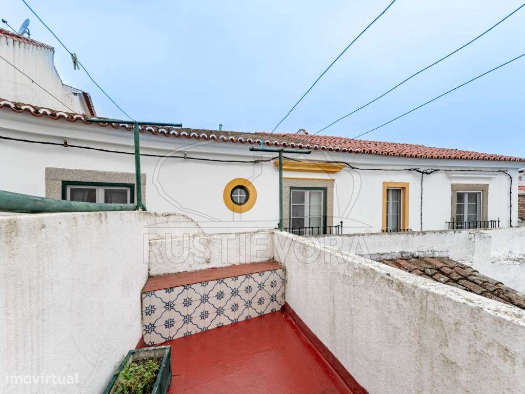 Moradia Unifamiliar T4 no Centro Histórico da Cidade - Potencial de... - Grande imagem: 4/38