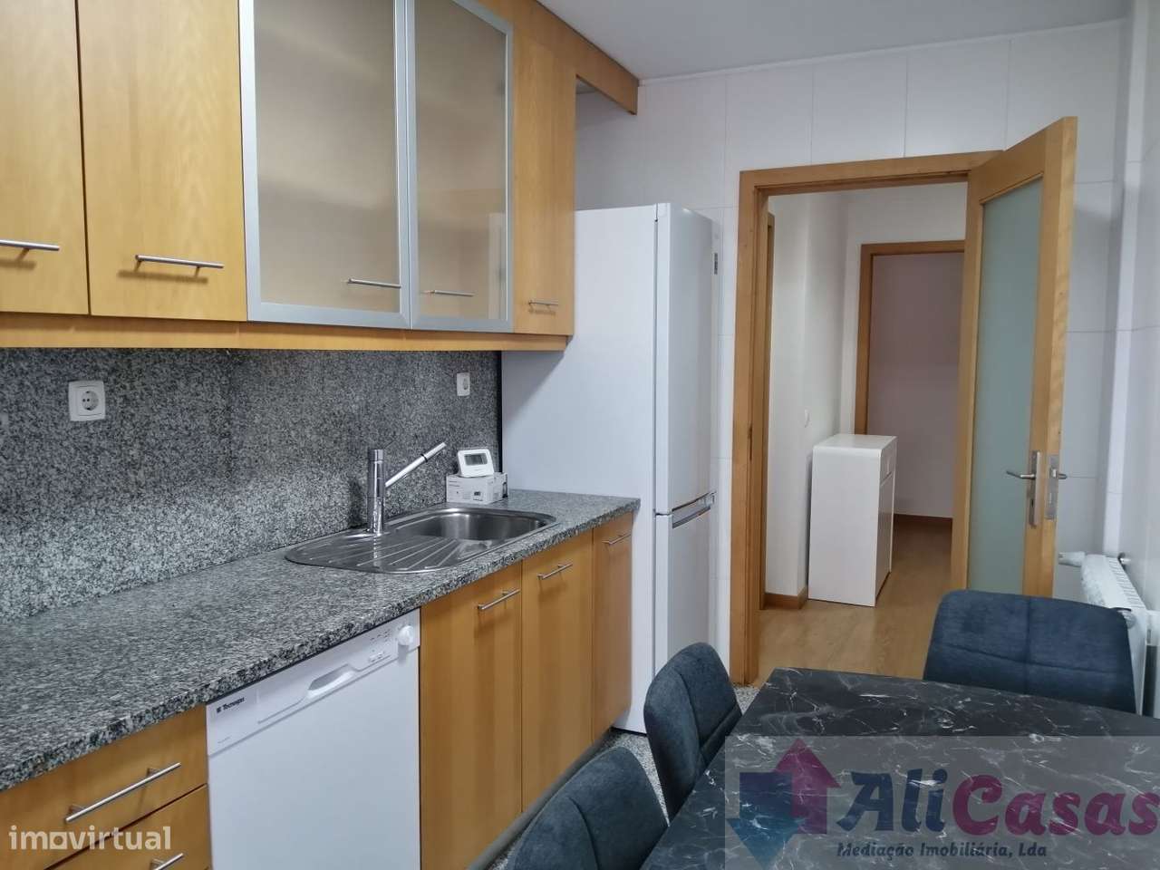 **Apartamento T2 para Venda na Avenida da República, Junto à Câmara-3