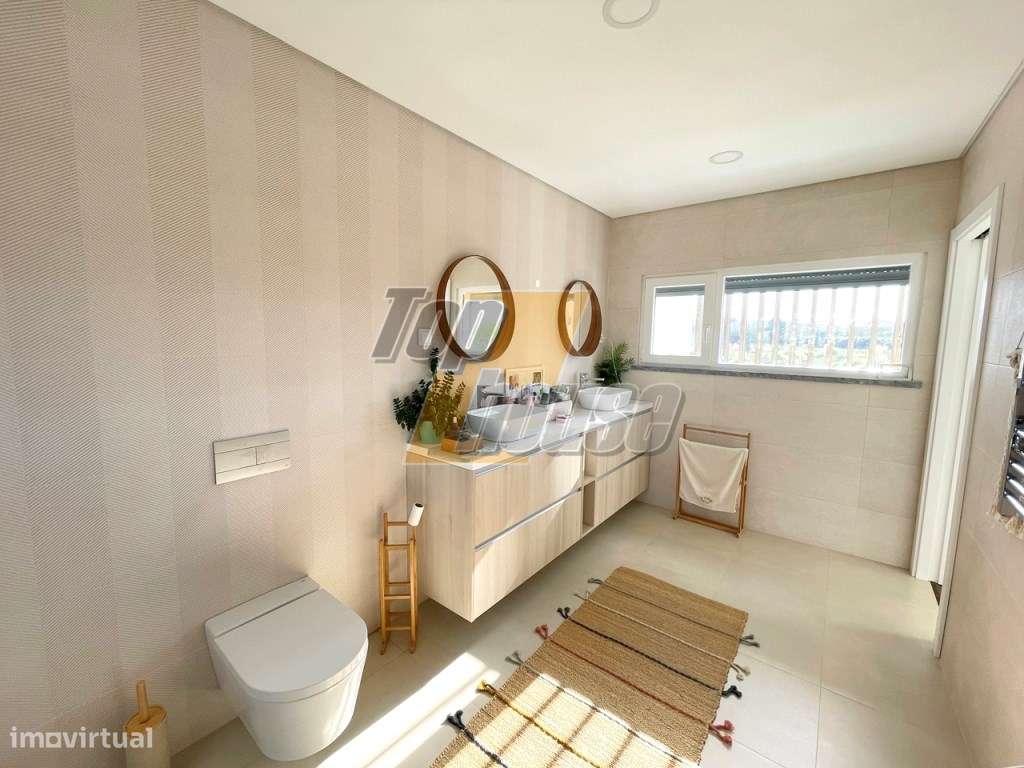 Moradia Isolada T4+1 com piscina-21