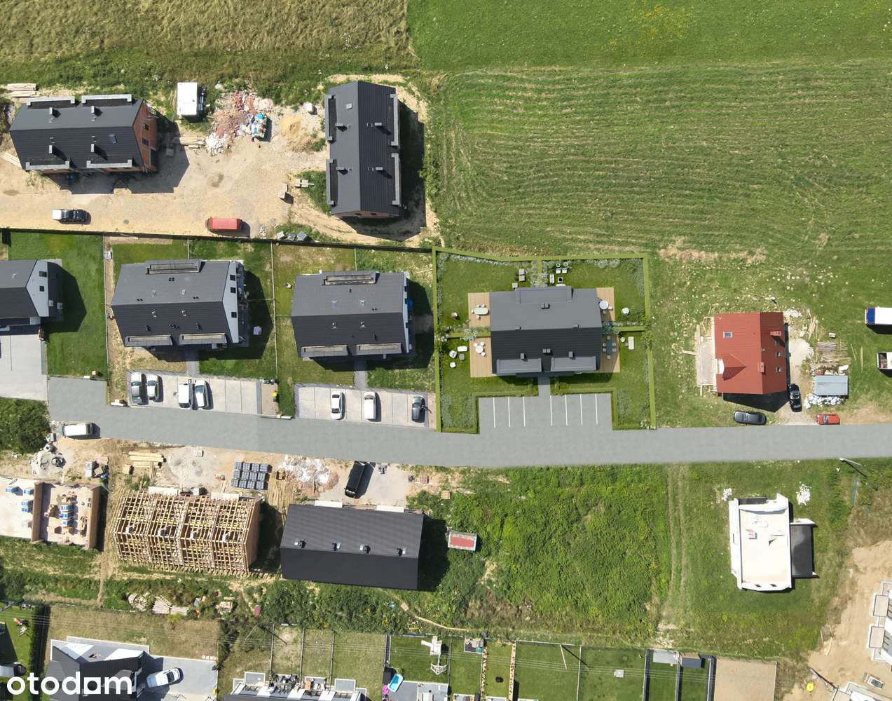 Atrakcyjne mieszkanie z dużym ogrodem i miejscami parkingowymi-6