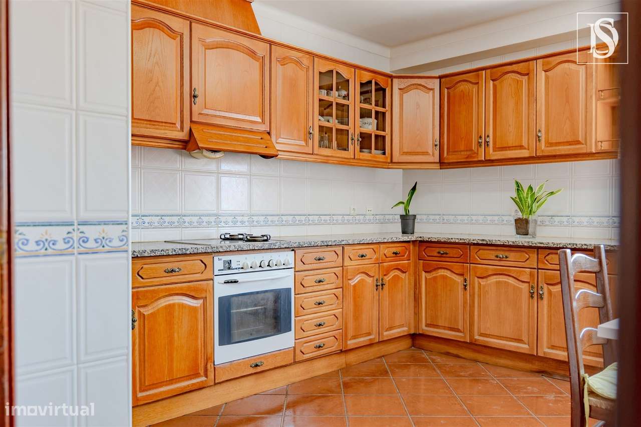 Apartamento T4 c/ Garagem-15