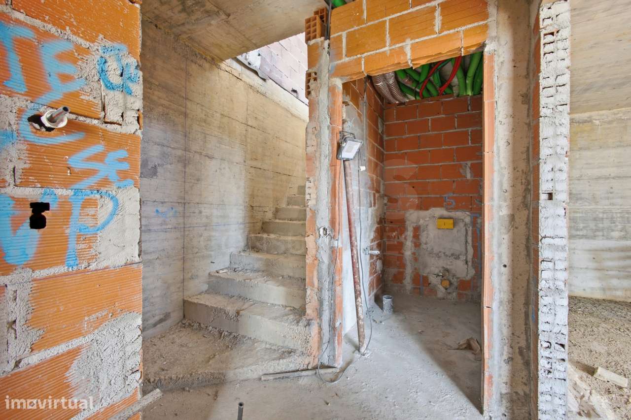 Moradia T4 com piscina em lote de 759m2 em Amoreira Óbidos-26