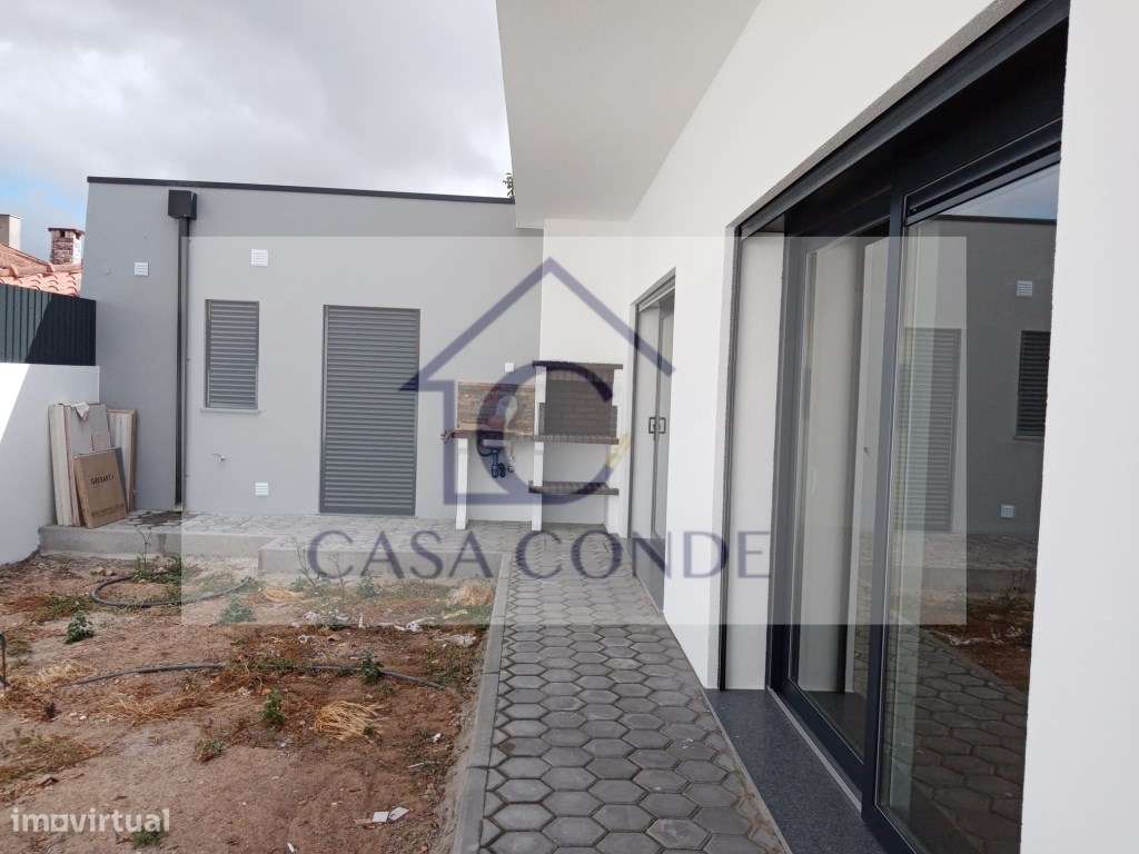 Moradia Isolada T4 Nova em Fernão Ferro - Acabamentos de Luxo-14
