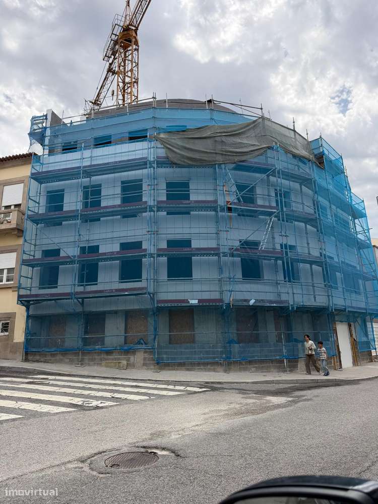 Apartamento T1 Novo - Varanda + Terraço - Areosa-3