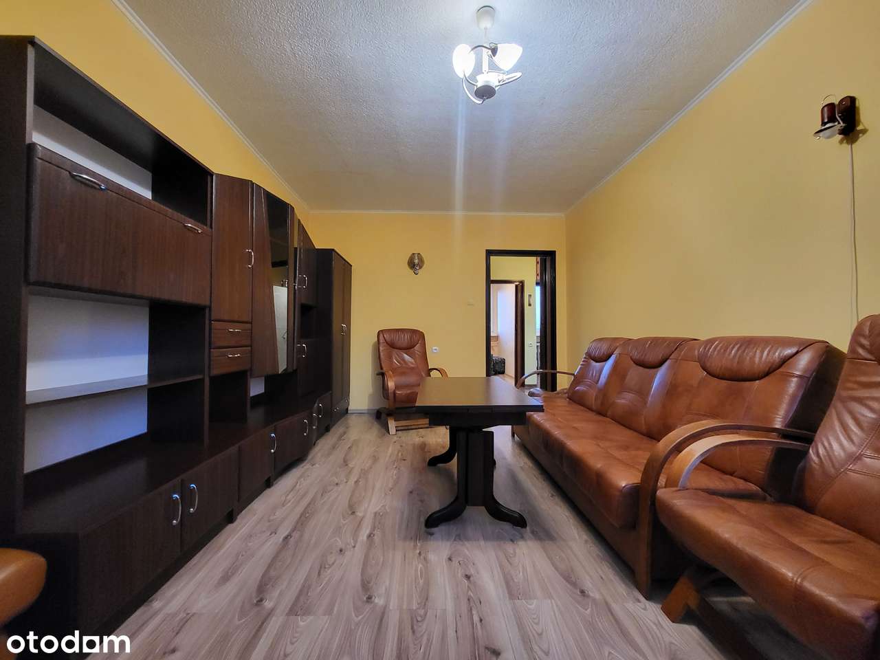 Przytulne 3-pokojowe mieszkanie z balkonem-1