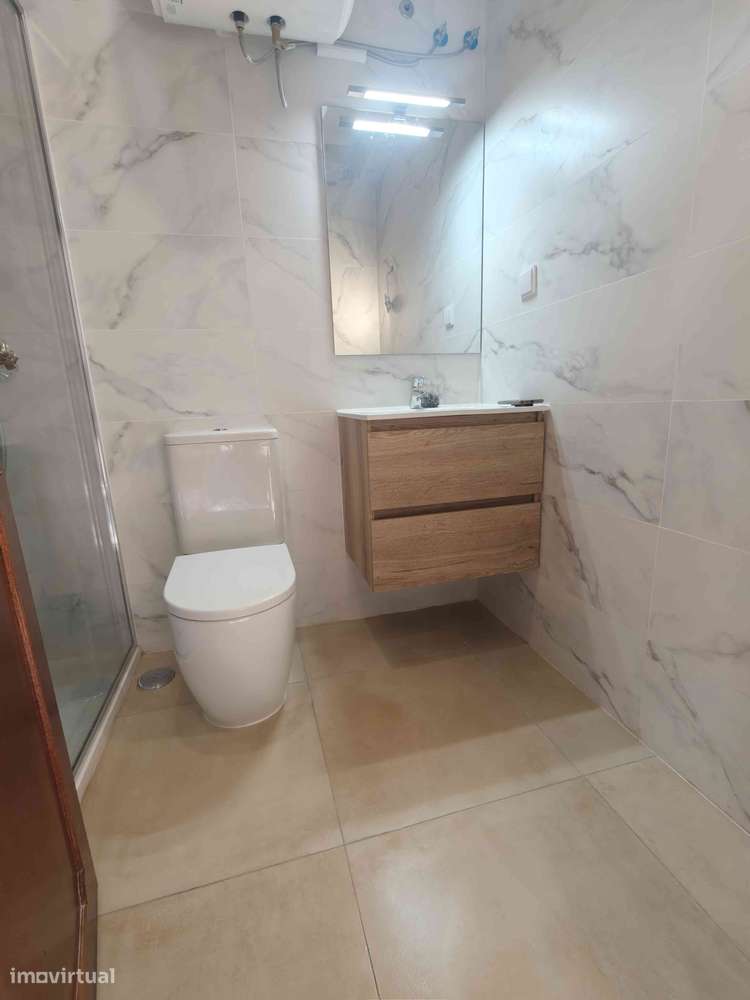 Apartamento T2 Bom Sucesso Remodelado - Grande imagem: 4/12