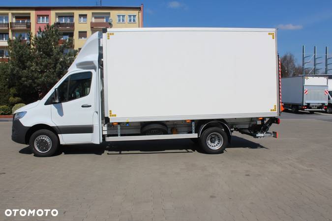 Mercedes-Benz Sprinter - 4