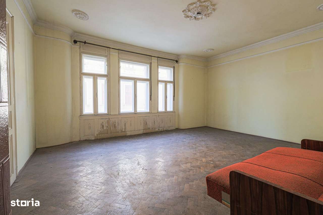 Proiect de clinică sau birouri în centru – casă cu demisol, de renovat - Imagine principală: 4/15