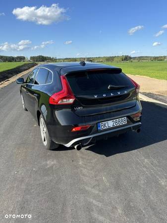 Volvo V40 T3 R-Design - 6