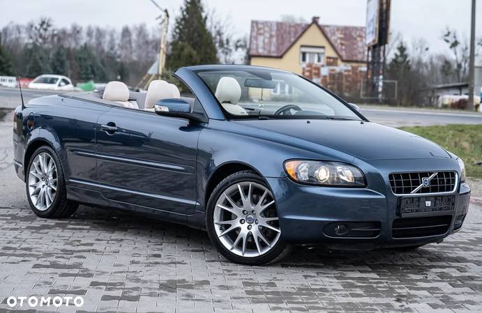 Volvo C70 T5 Momentum - 1