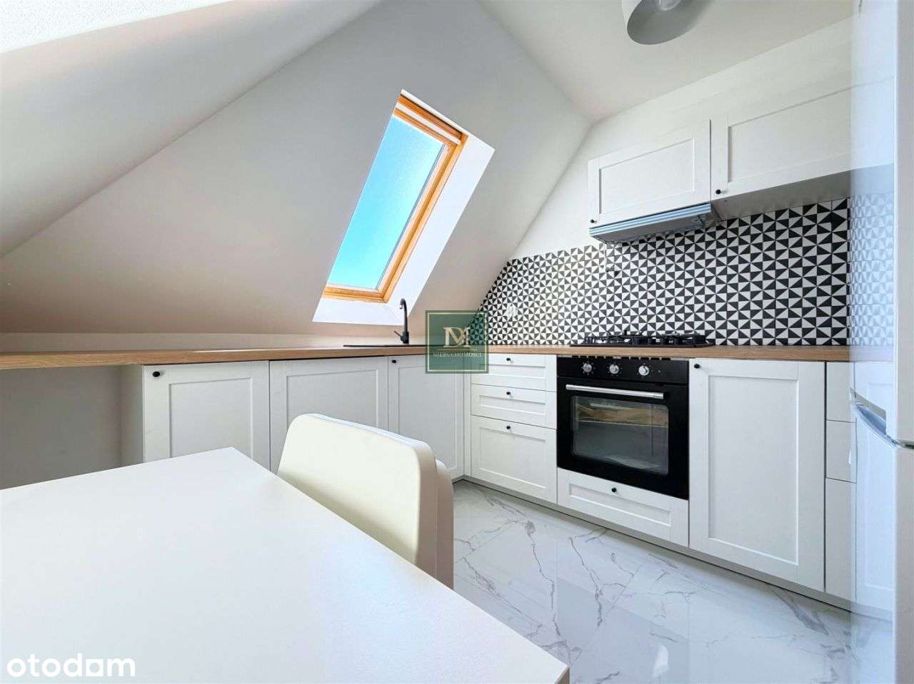 Kawalerka z Antresolą po Remoncie.-5