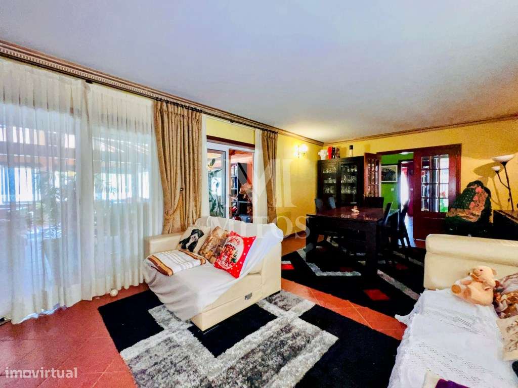Moradia T3 com comércio para venda em Geraz do Lima, Viana do Castelo-7