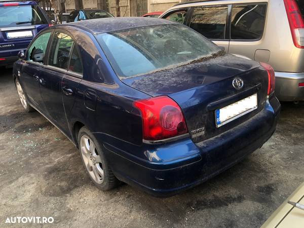 Dezmembrez Toyota Avensis 2.0 2003 albastru - 4