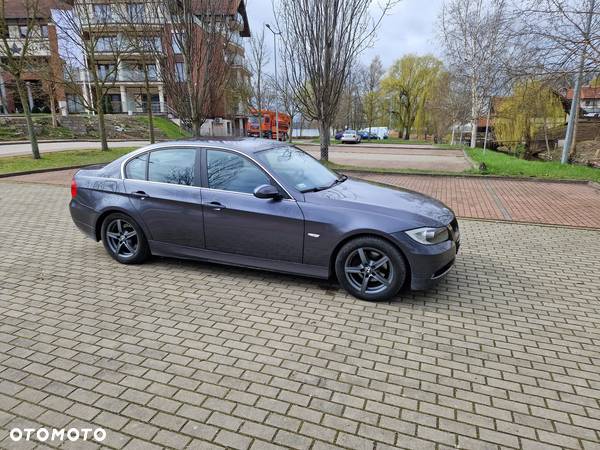 BMW Seria 3 325i - 6