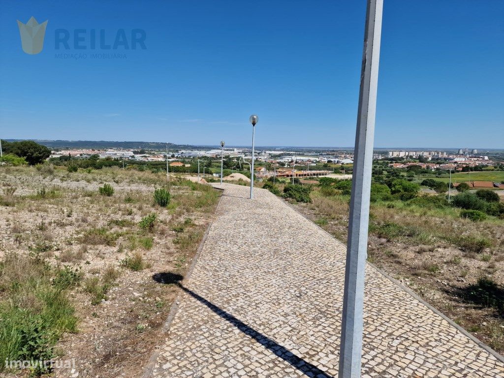 Alenquer - Terreno 330 m2