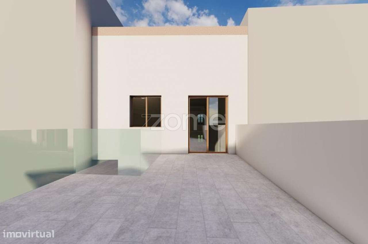 Prédio em Campanhã junto ao Rio Douro - Grande imagem: 4/22