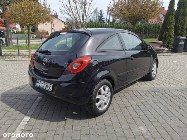 Opel Corsa 1.2 16V Essentia - 4