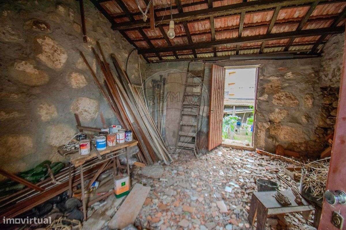 Moradia T2 para venda-13