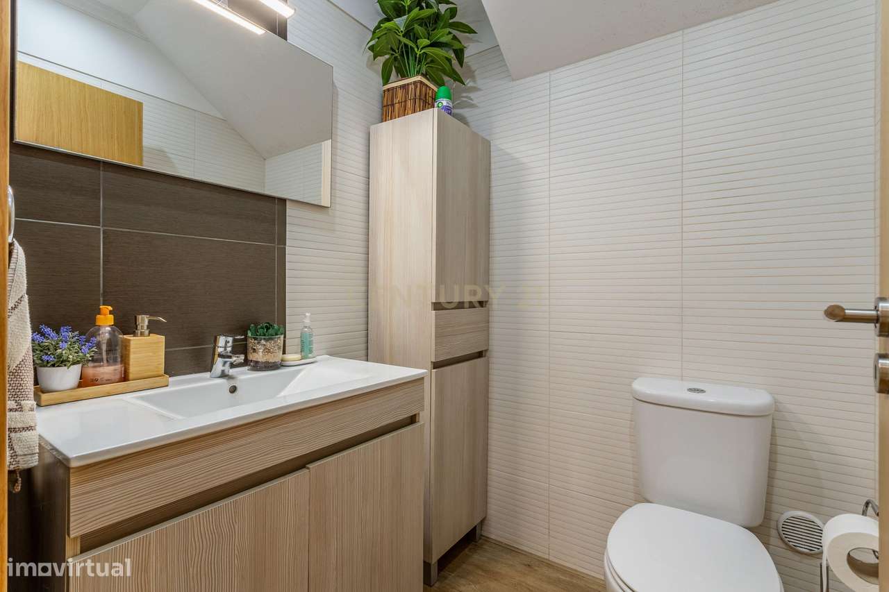 Moradia T4 remodelada na Quinta do Conde-7