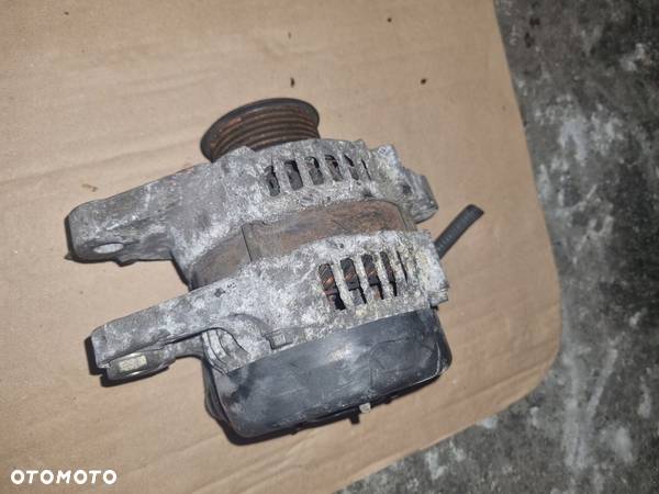 Alternator Toyota Yaris II 1.0 27060-0Q060 - 1