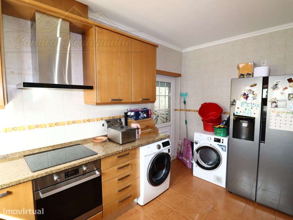 Moradia T3 com garagem e logradouro-11