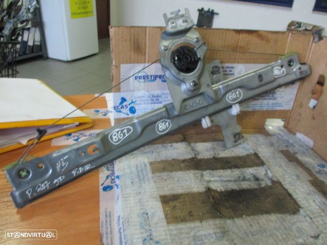 Peças - Elevador Sem Motor Arm119855 Peugeot 207 2005 5P Fd