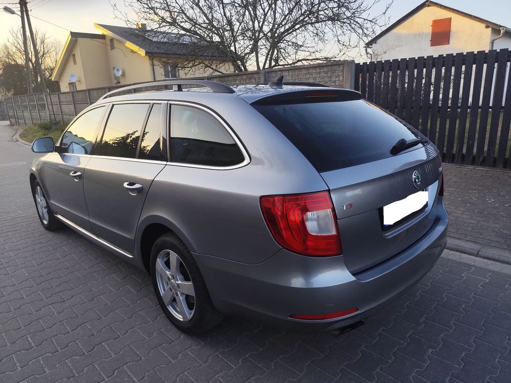 Skoda Superb II 2.0 TDI DSG Elegance 2012