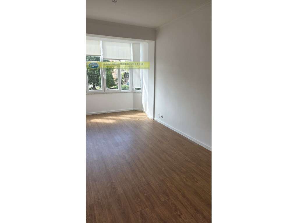 T2 Serra das Minas, remodelado, Arrecadação/Garagem-7