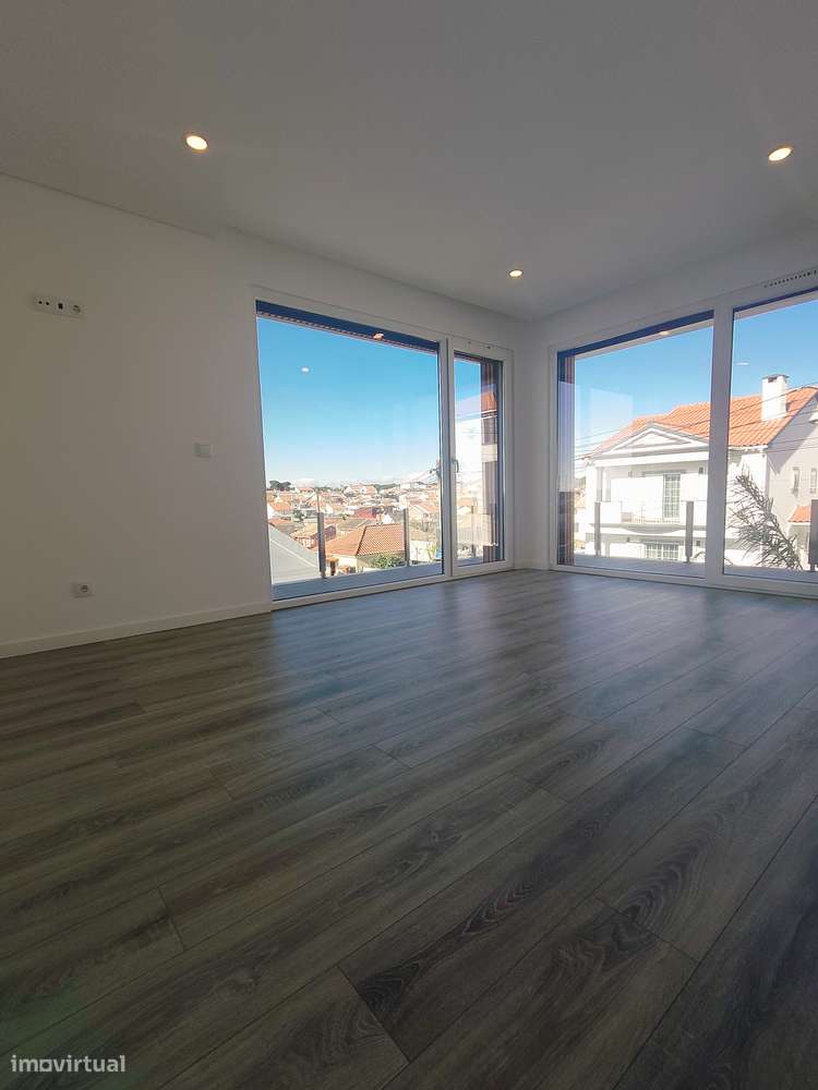 Oferta 1% do Valor de Aqusição - Moradia T4 + 1 com Piscina e Garagem-47