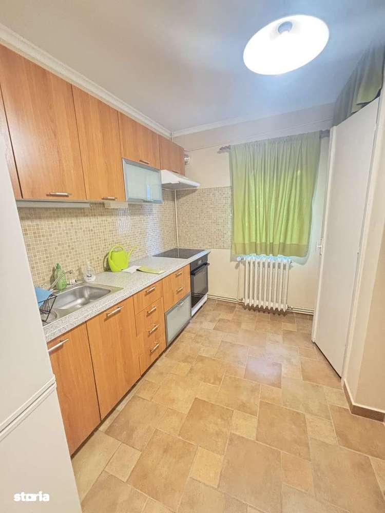 Închiriez apartament cu trei camere complex 460 euro - Imagine principală: 4/8
