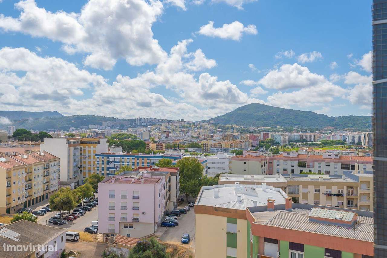 Apartamento Único com 268m2 no Último Andar com Terraço Extraordinário-35