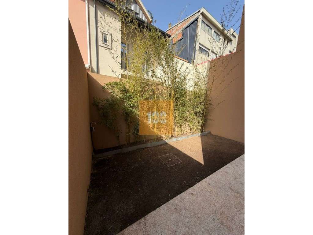 Moradia com jardim em Matosinhos Sul-10