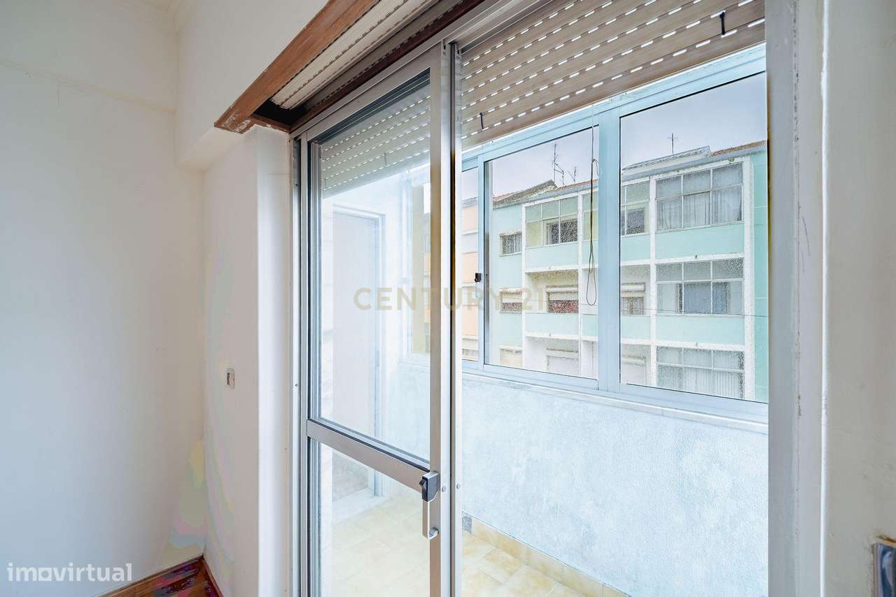 Apartamento T3 com Vista Rio Arrentela-25