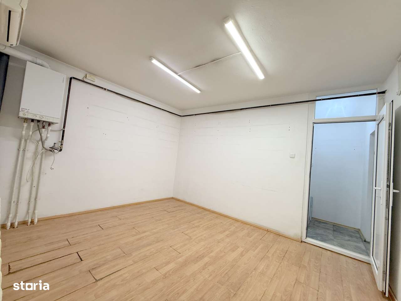 Spatiu comercial 60 mp in Micro 17 langa piata-12